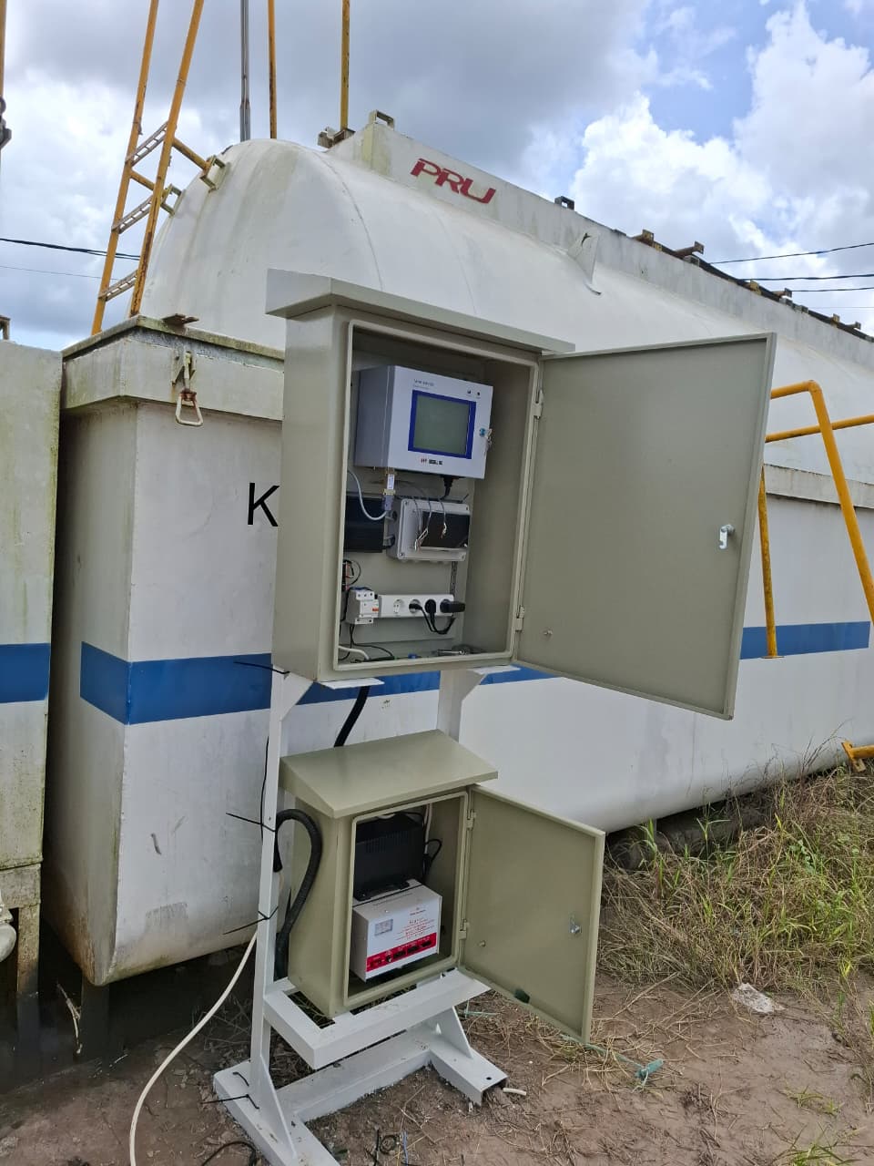 Tank monitoring system